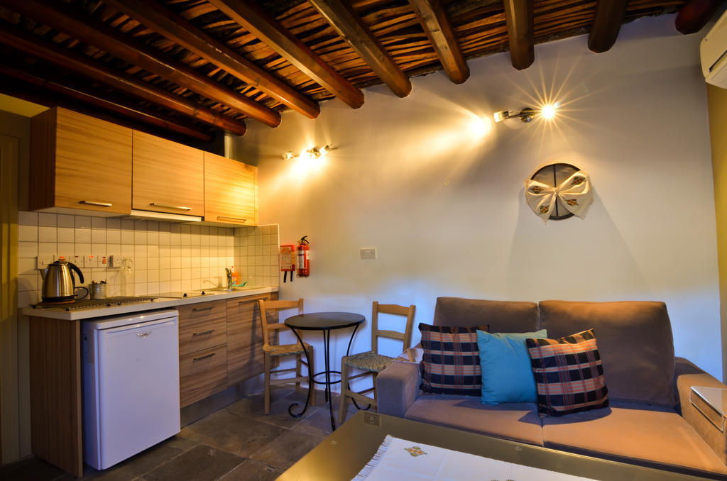 Apartmán To Kastri Kalopanagiotis Pokoj fotografie