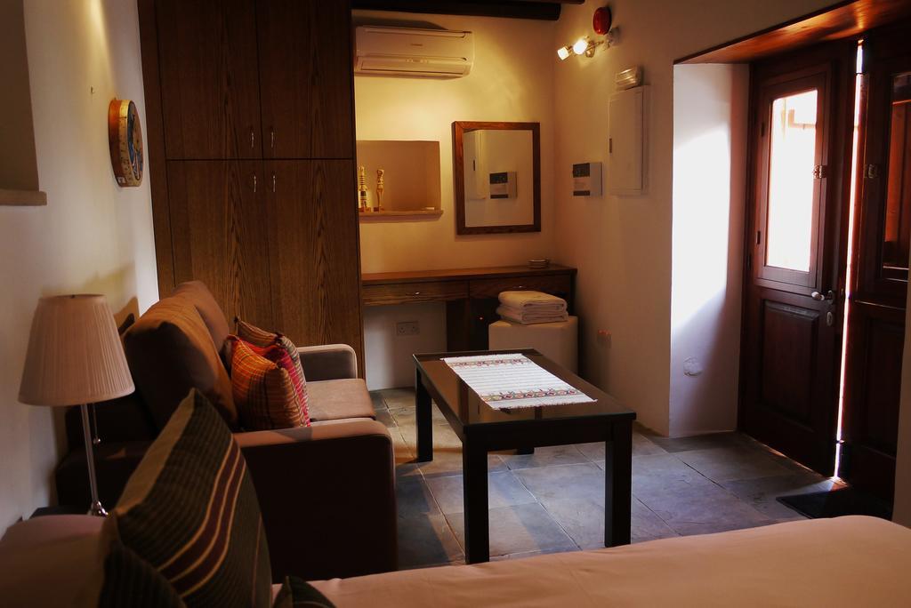 Apartmán To Kastri Kalopanagiotis Pokoj fotografie